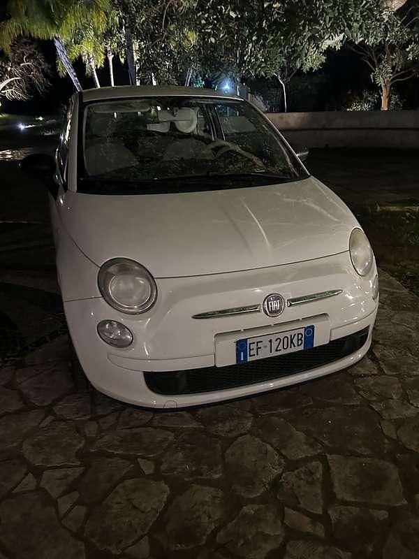 Usata Fiat 500 Lounge 69 CV (50 kW) 2010 Bianco Utilitaria