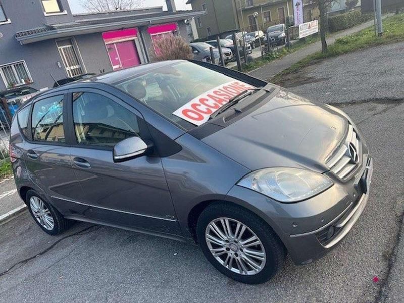 Grigio Usata 2010 Mercedes A180 Elegance Monovolume | 6700 € (Molto cara) - Immagine 1/4