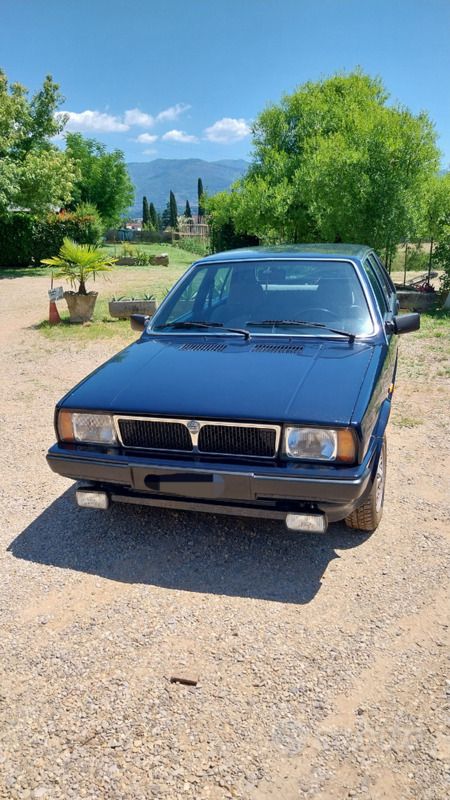 Blu Usata 1983 Lancia Delta Due volumi | 4200 € - Immagine 1/4