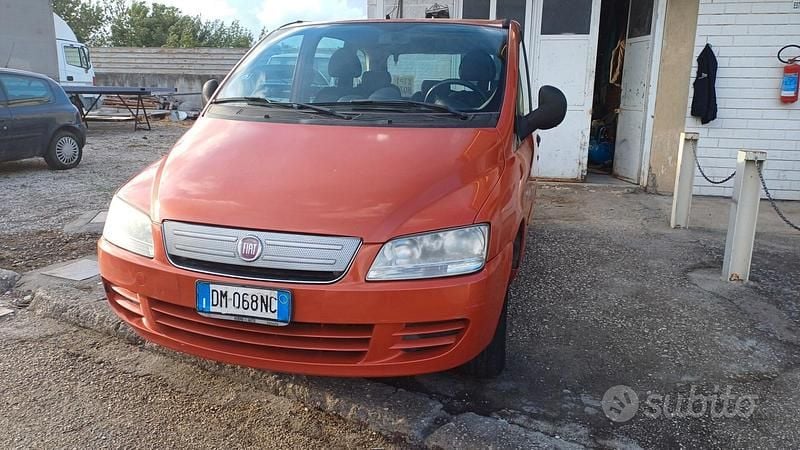 Usata Fiat Multipla Emotion 103 CV (75 kW) 2008 Arancione Monovolume