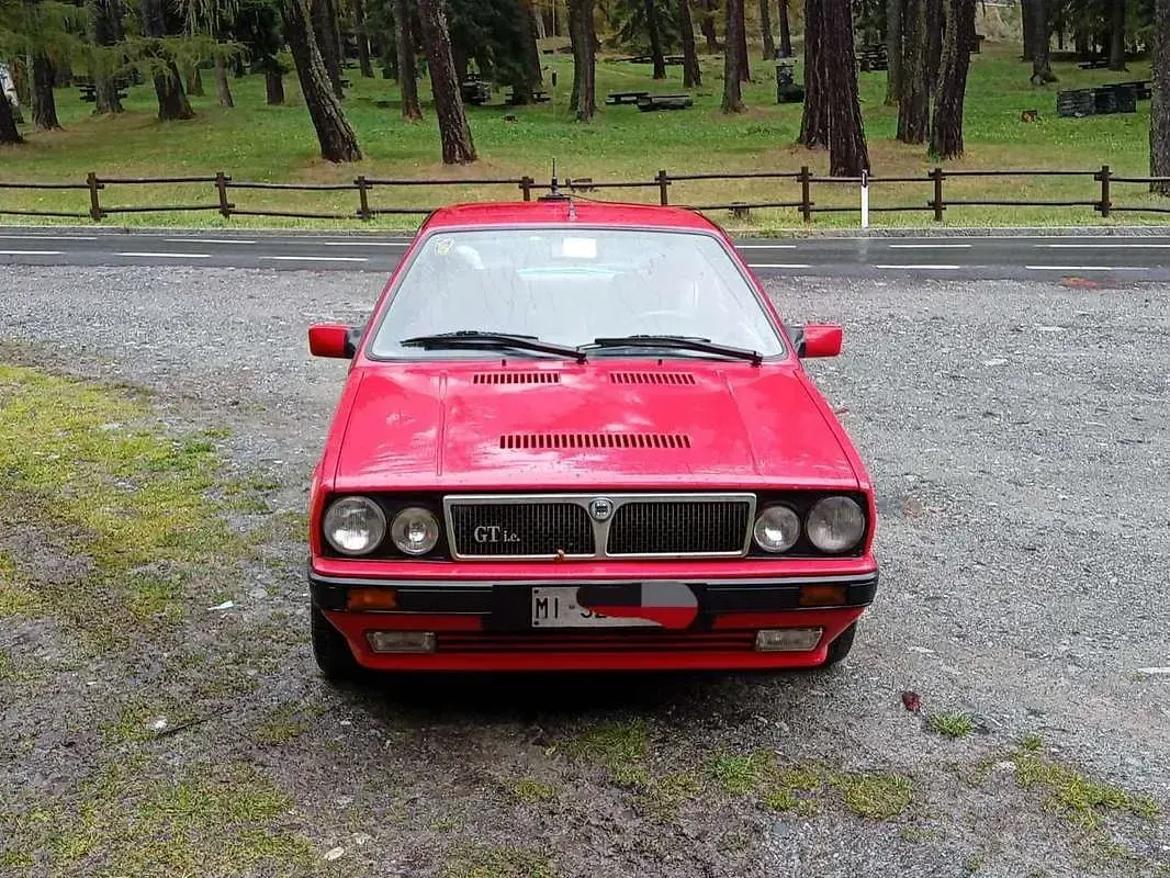 Usata Lancia Delta 90 CV (66 kW) 1993 Rosso Utilitaria