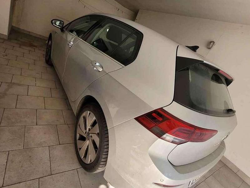 Usata VW Golf VIII Style 131 CV (96 kW) 2023 Argento Berlina