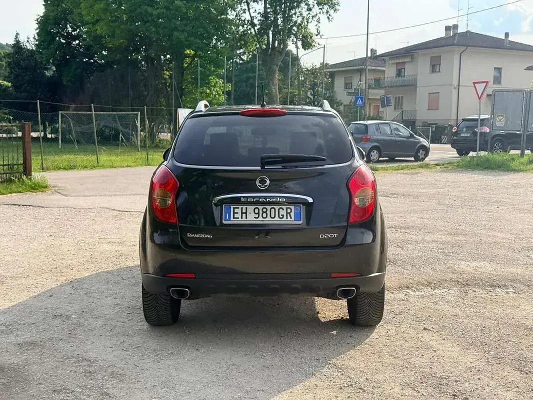 Usata SsangYong Korando 175 CV (128 kW) 2011 Nero SUV