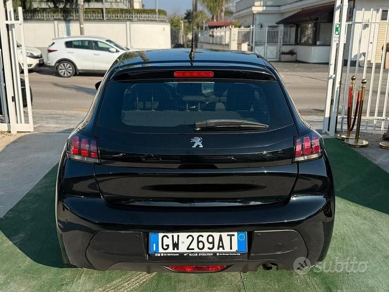 Usata Peugeot 208 75 CV (55 kW) 2020 Nero Utilitaria