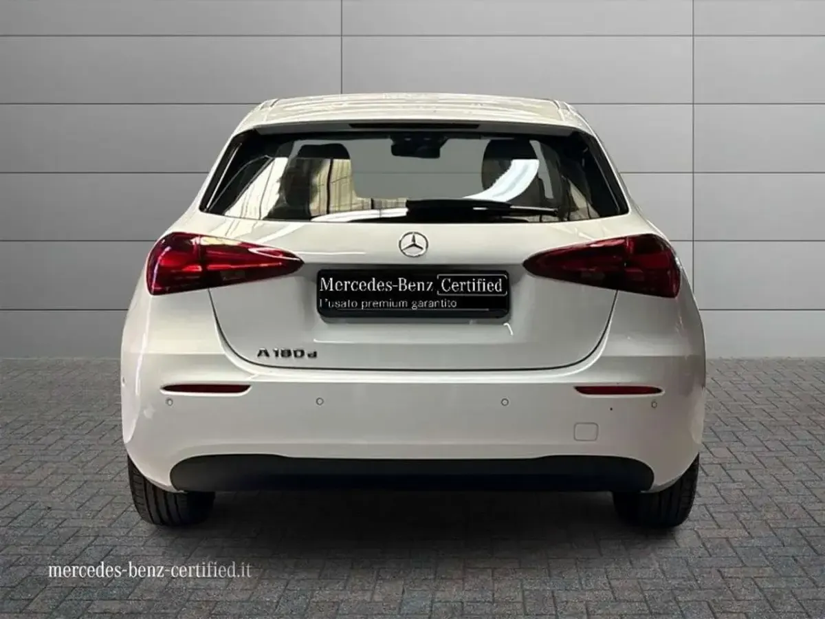 Usata Mercedes A180 Advanced 116 CV (85 kW) 2025 Bianco polare Berlina