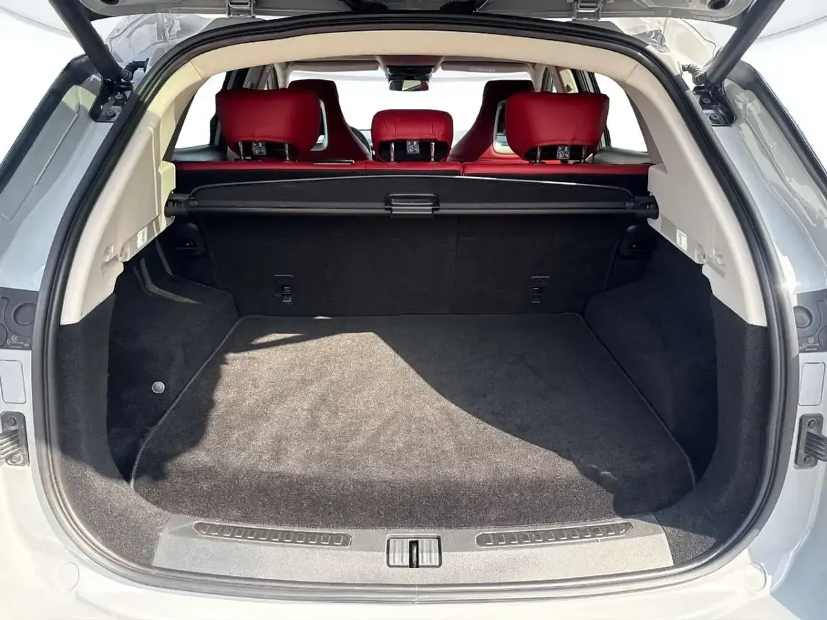 Usata Sportequipe S6 GT 186 CV (136 kW) 2025 Grigio med SUV