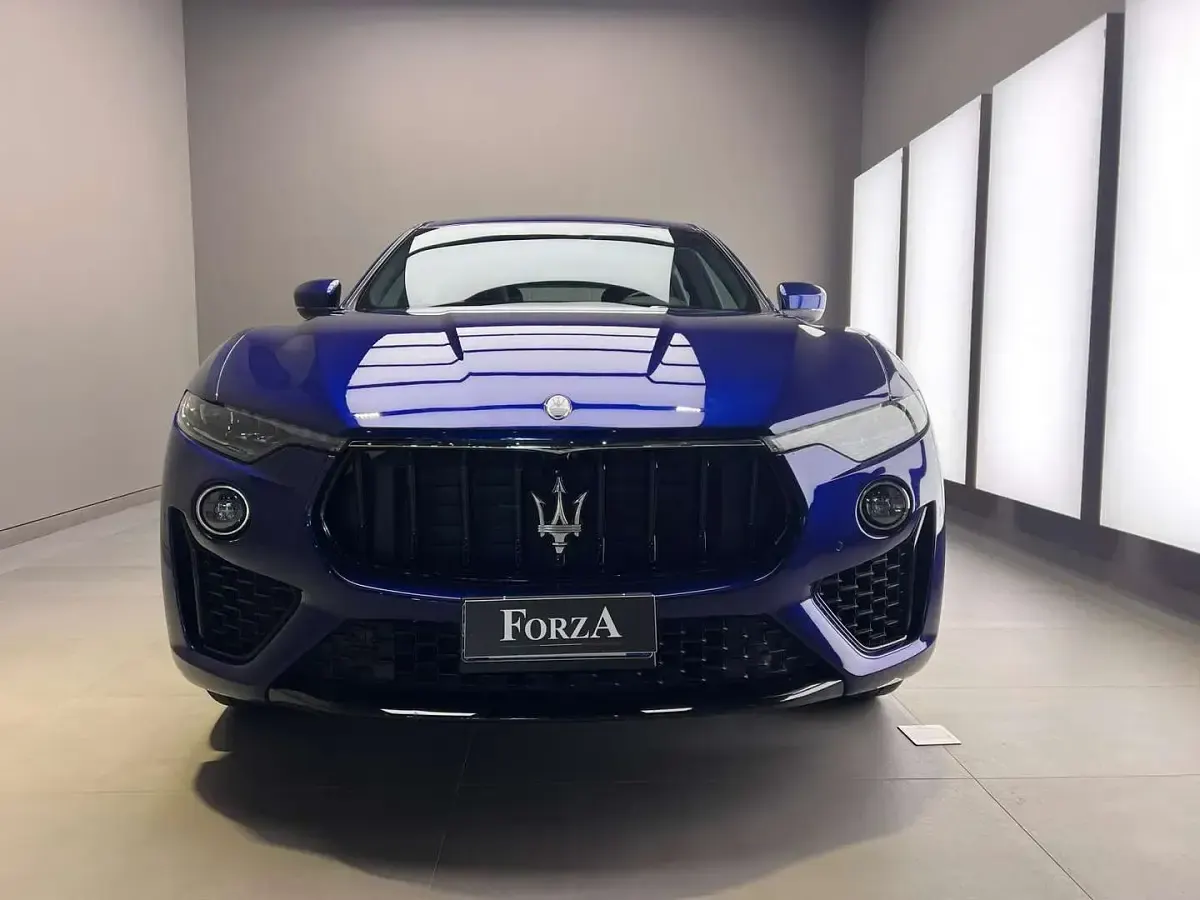 Usata Maserati Levante GT 330 CV (242 kW) 2022 Blu intenso SUV
