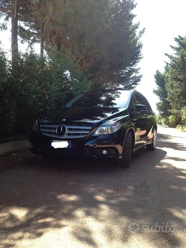 Usata Mercedes B180 Executive 109 CV (80 kW) 2012 Nero Monovolume