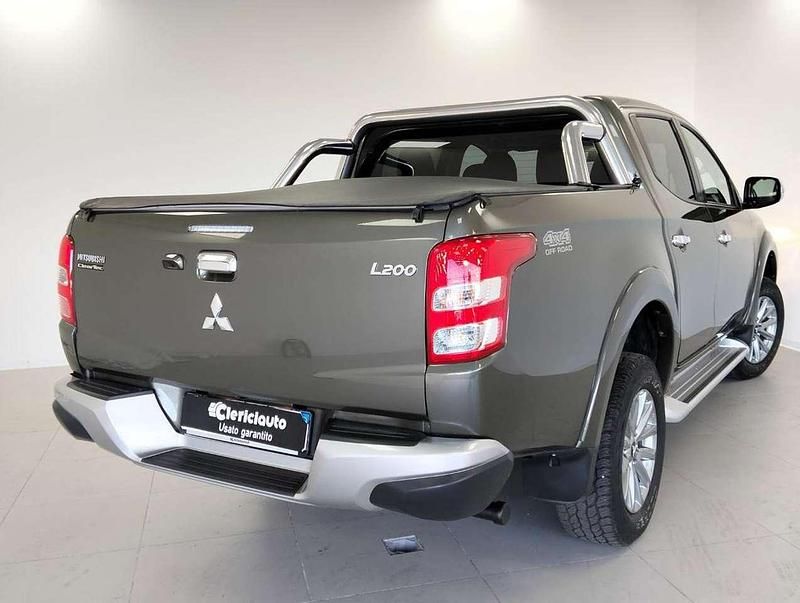 Usata Mitsubishi L200 Intense 181 CV (133 kW) 2018 Grigio Pick-up