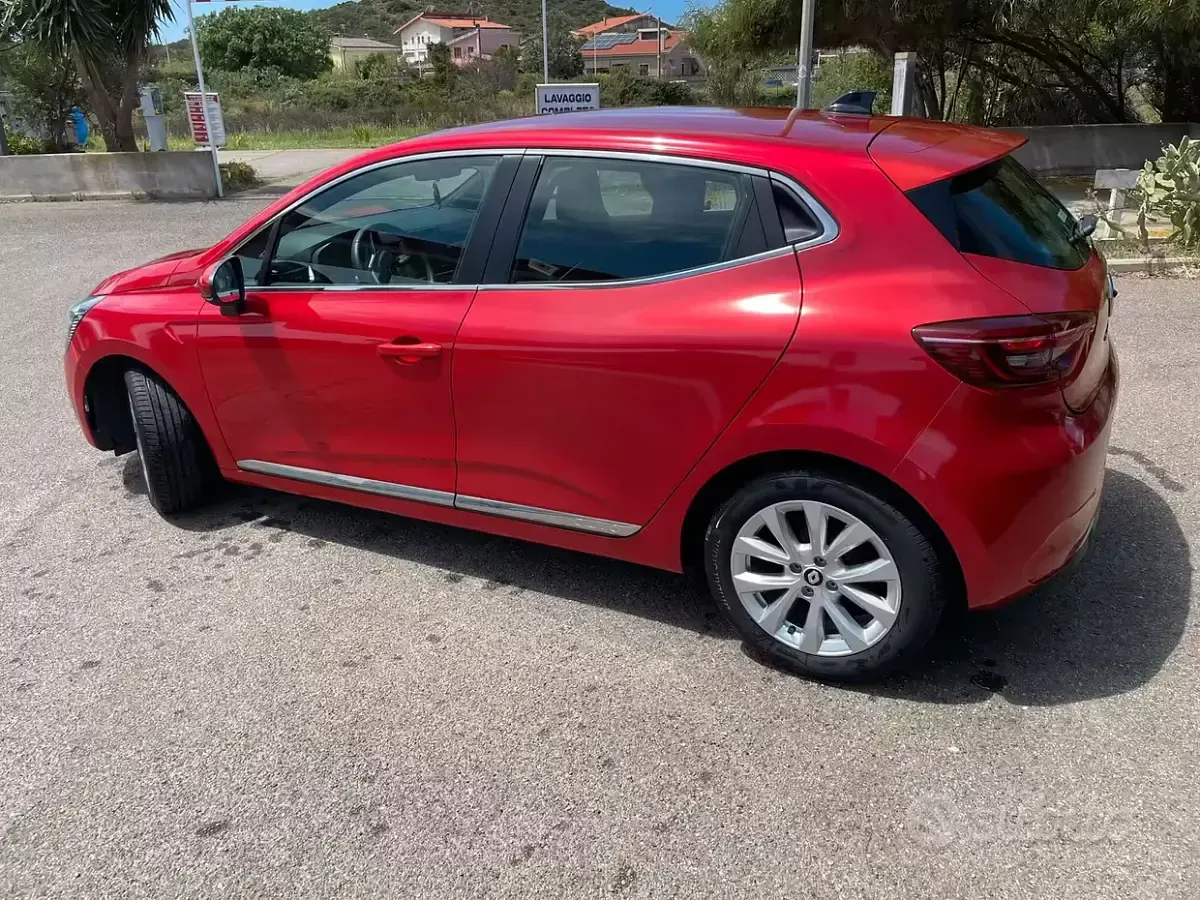 Używany Renault Clio V 58 KM (42 kW) 2022 Hatchback