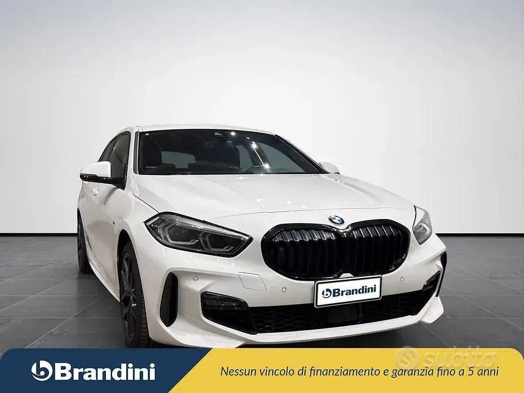 Usata BMW 116 M Sport 116 CV (85 kW) 2021 Bianco Utilitaria