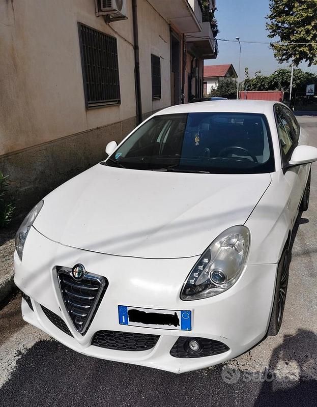 Usata Alfa Romeo Giulietta Distinctive 105 CV (77 kW) 2011 Bianco Berlina