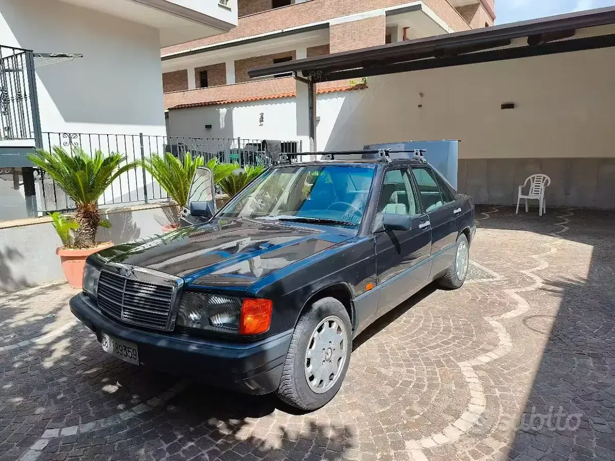 Usata Mercedes 190 122 CV (89 kW) 1989 Nero Berlina