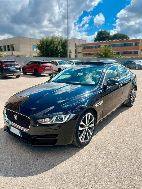 Usata Jaguar XE Prestige 180 CV (132 kW) 2015 Nero Berlina