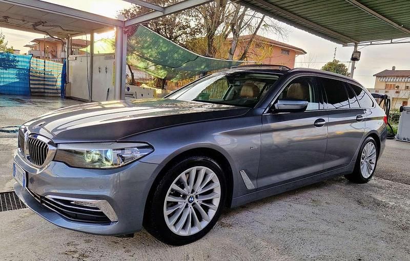 Usata BMW 520 Luxury Line 190 CV (139 kW) 2017 Grigio Station wagon