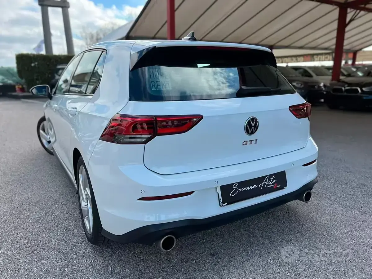 Usata VW Golf VIII GTI 245 CV (180 kW) 2024 Bianco Berlina