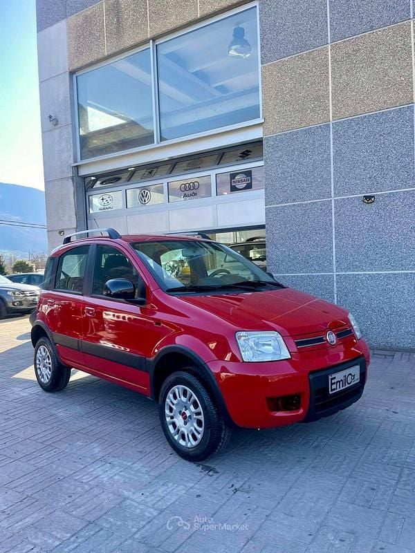 Usata Fiat Panda 4x4 60 CV (44 kW) 2010 Rosso Utilitaria