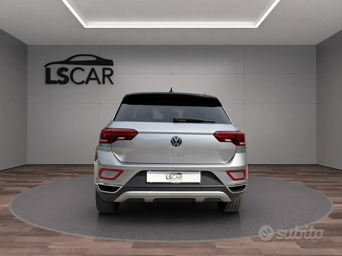 Usata VW T-Roc Style 110 CV (80 kW) 2023 Grigio SUV