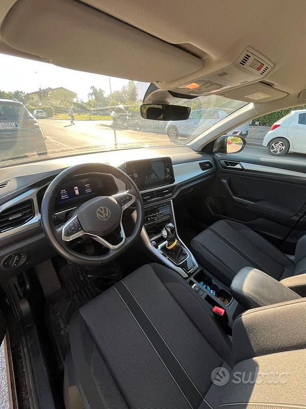 Usata VW T-Roc Life 150 CV (110 kW) 2024 Nero SUV