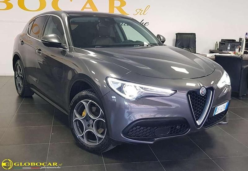 Grigio Usata 2019 Alfa Romeo Stelvio Executive SUV | 29.500 € (Buon prezzo) - Immagine 1/4