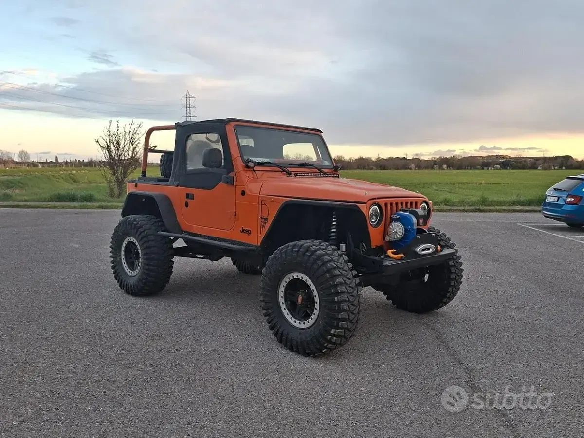 Usata Jeep Wrangler 250 CV (183 kW) 1998 SUV
