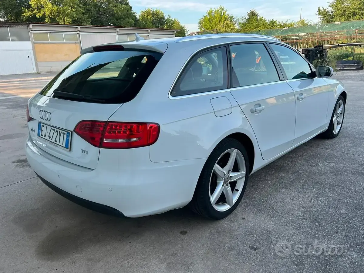 Usata Audi A4 143 CV (105 kW) 2011 Bianco Station wagon
