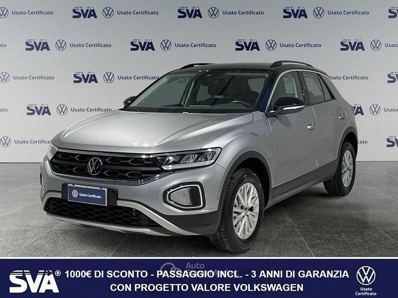 Usata VW T-Roc Life 150 CV (110 kW) 2024 Pyrit silver / tetto nero past SUV
