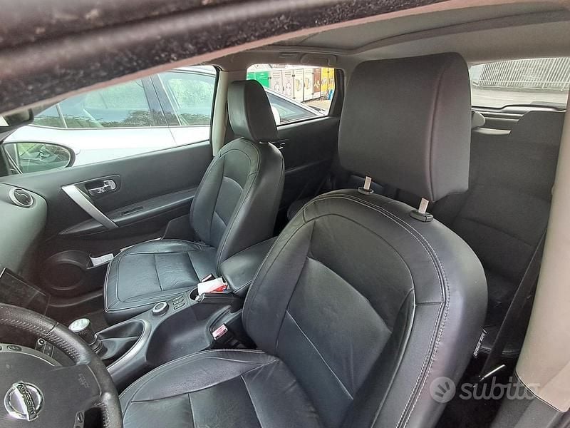 Usata Nissan Qashqai 150 CV (110 kW) 2009 Rosso SUV