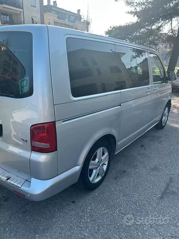 Usata VW Caravelle 2012 Monovolume