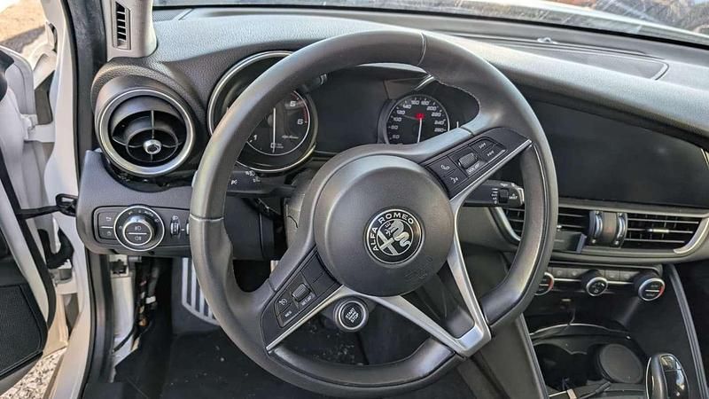 Usata Alfa Romeo Giulia 150 CV (110 kW) 2018 Bianco Coupé