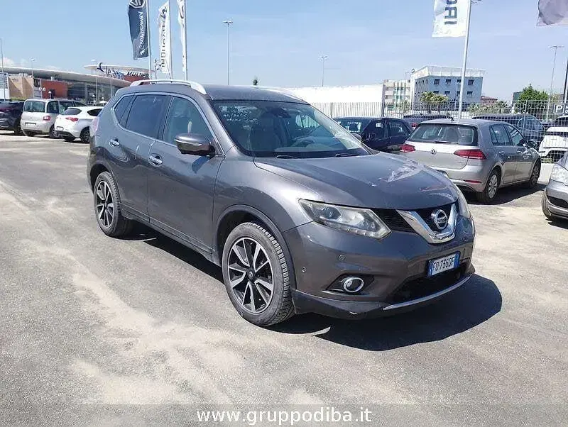 Usata Nissan X-Trail Tekna 130 CV (95 kW) 2016 Grigio SUV