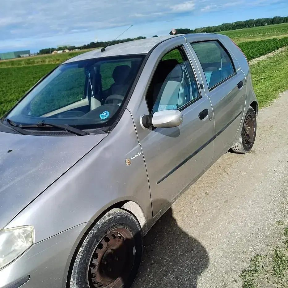 Usata Fiat Punto 80 CV (58 kW) 2003 Grigio Utilitaria