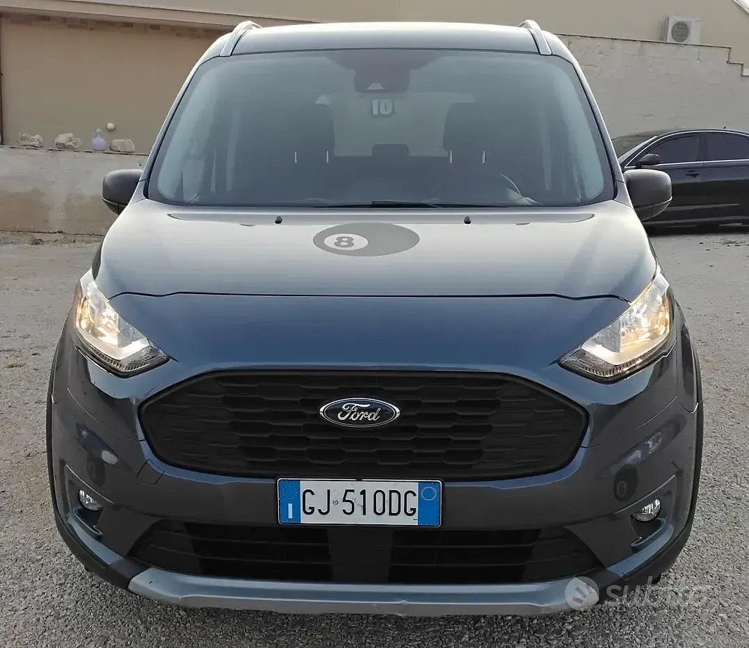 Usata Ford Tourneo Connect Active 120 CV (88 kW) 2022 Bluazzurro Monovolume