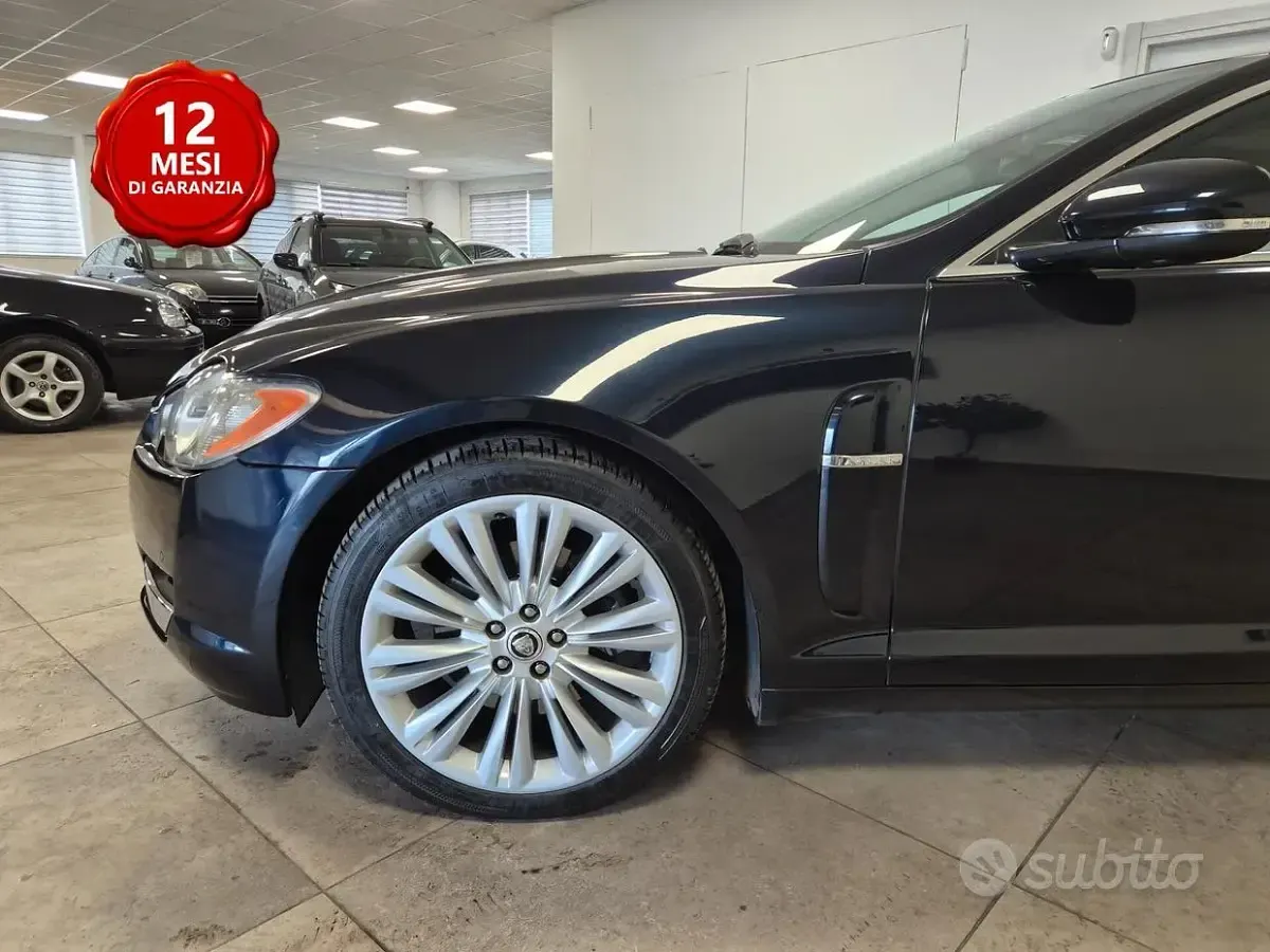 Usata Jaguar XF Premium Luxury 241 CV (177 kW) 2011 Blu Berlina