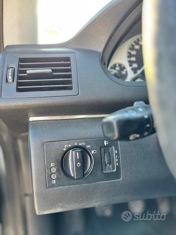 Usata Mercedes B160 95 CV (69 kW) 2012 Grigio Monovolume