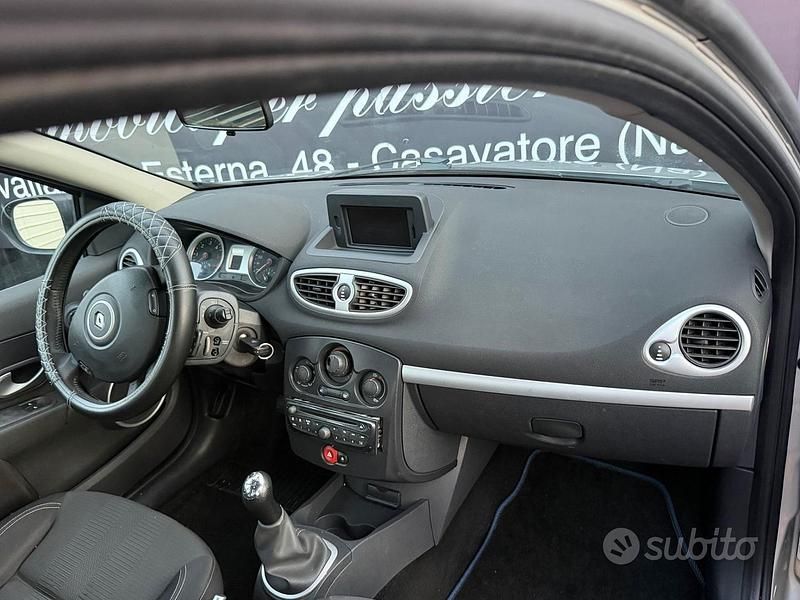 Usata Renault Clio II 75 CV (55 kW) 2011 Grigio Berlina