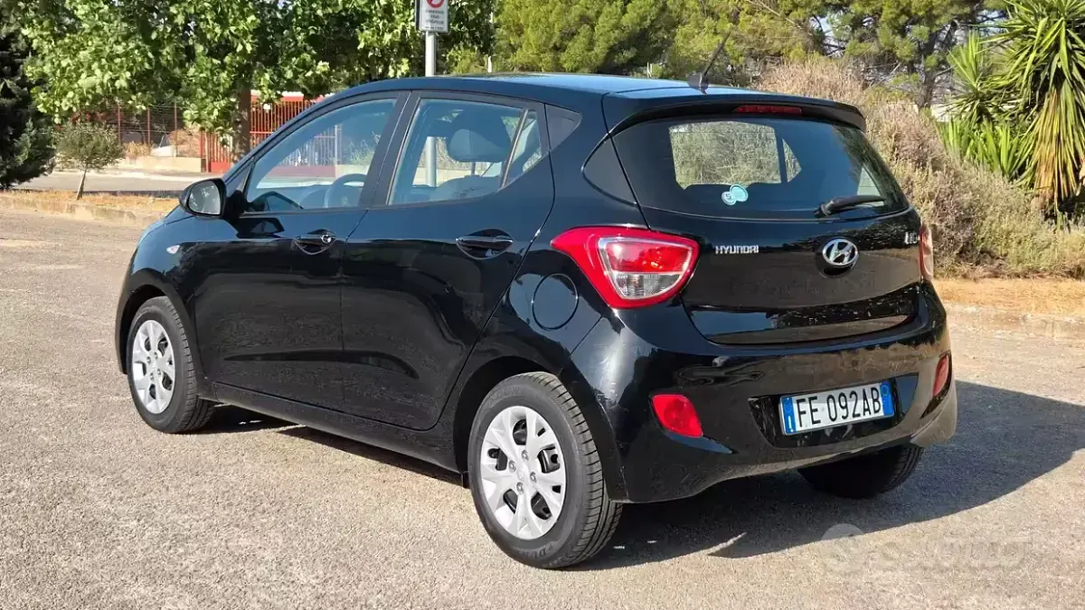 Usata Hyundai i10 66 CV (48 kW) 2016 Nero Utilitaria