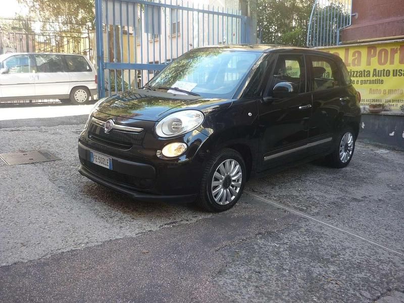 Nero Usata 2016 Fiat 500L Lounge Monovolume | 7890 € (Buon prezzo) - Immagine 1/4