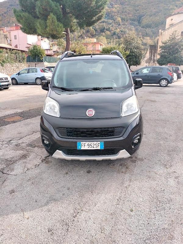 Usata Fiat Qubo Trekking 95 CV (69 kW) 2016 Nero Monovolume