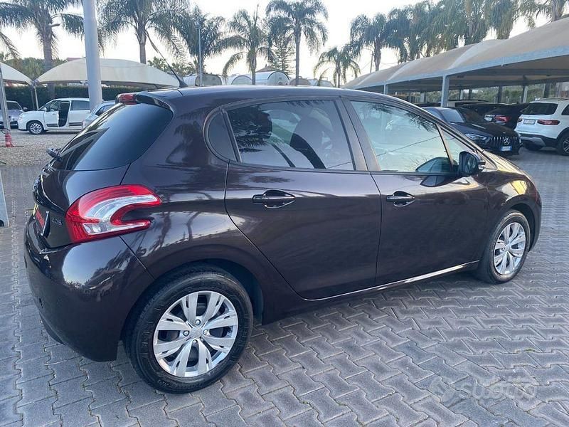 Usata Peugeot 208 68 CV (50 kW) 2013 Nero Utilitaria