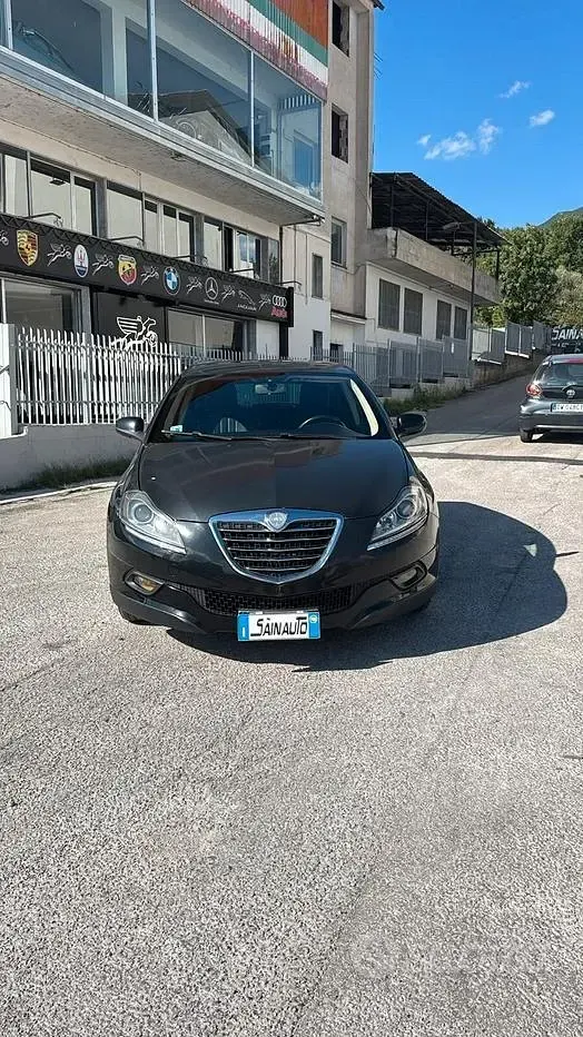 Usata Lancia Delta 190 CV (139 kW) 2011 Nero Utilitaria