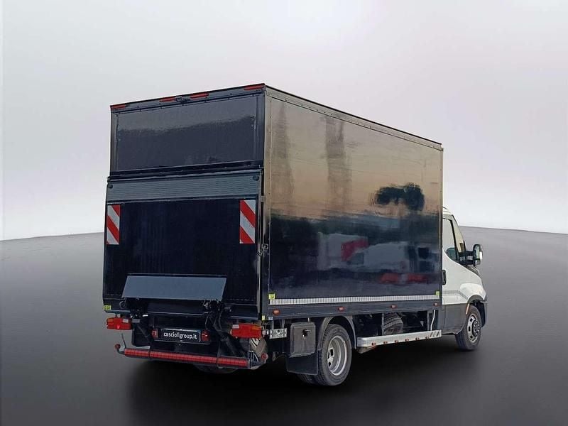 Usata Iveco Daily 155 CV (114 kW) 2018 Banco