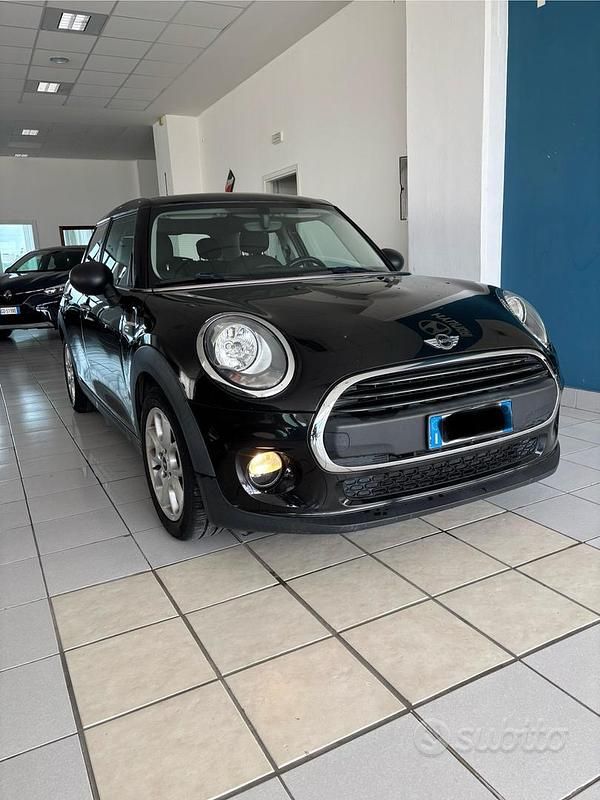 Usata Mini One D 116 CV (85 kW) 2016 Nero Utilitaria