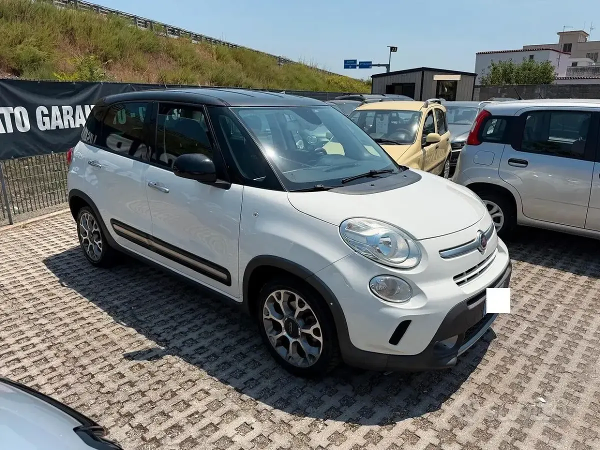 Usata Fiat 500L Trekking 105 CV (77 kW) 2014 Bianco Monovolume
