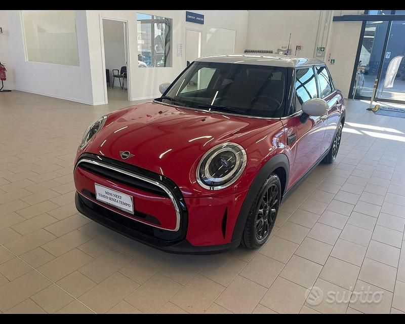 Usata Mini Cooper Classic 136 CV (100 kW) 2022 Rosso Utilitaria