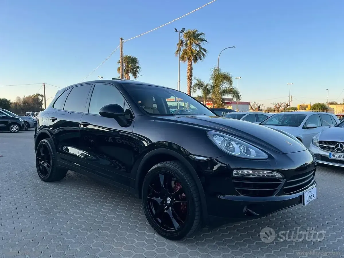 Usata Porsche Cayenne 240 CV (176 kW) 2010 Nero SUV