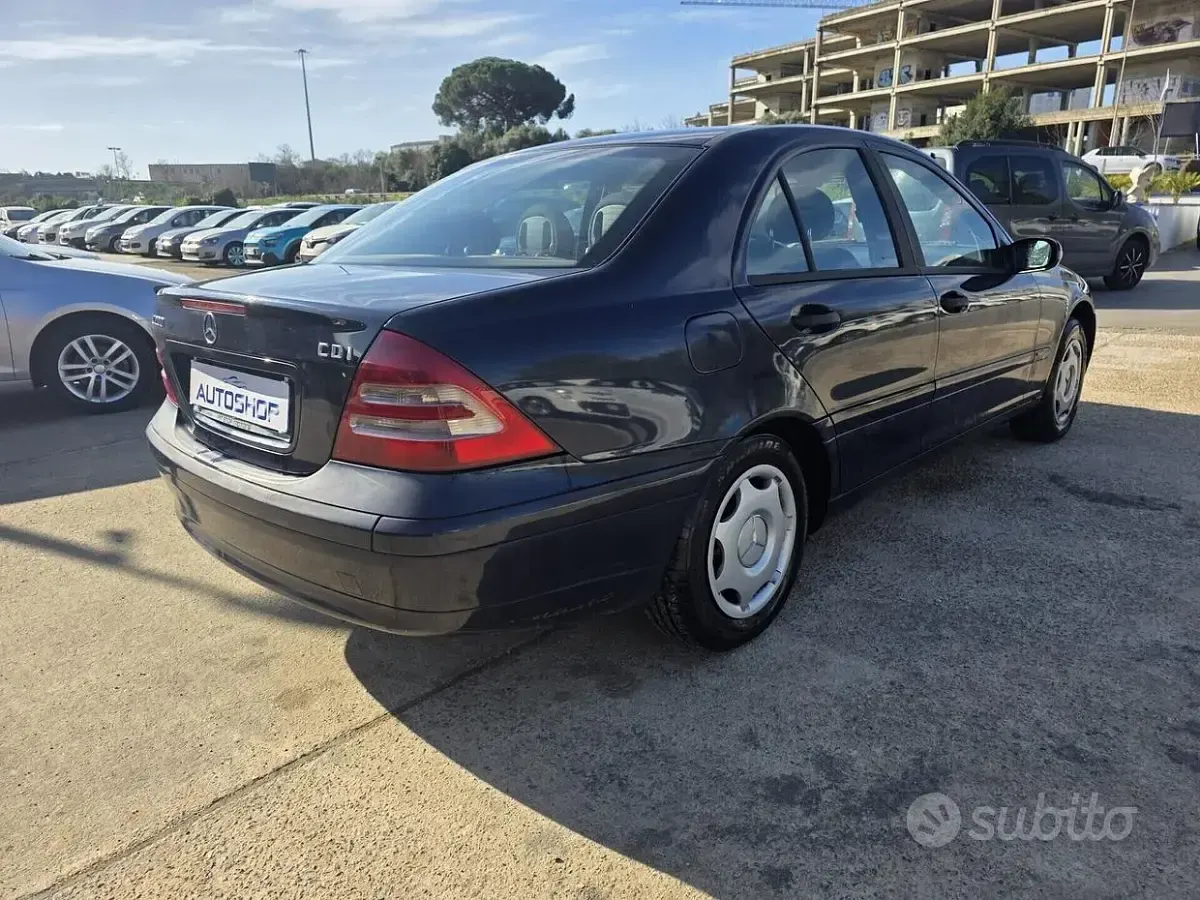 Usata Mercedes C200 Classic 122 CV (89 kW) 2006 Blu Berlina