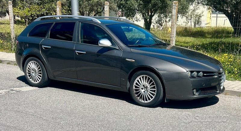 Usato 2011 Alfa Romeo 159 2.0 Diesel 170 CV (3.500 €)