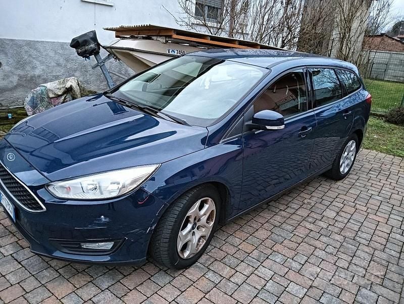 Usata Ford Focus SE 2014 Blu Station wagon