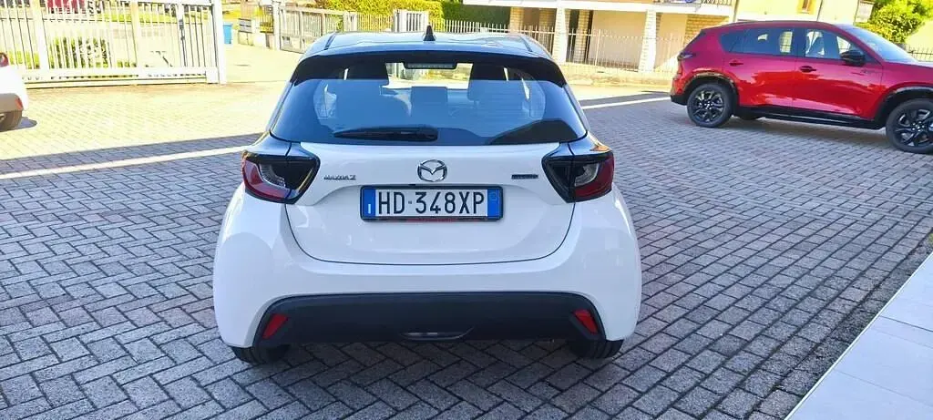 Nuova Mazda 2 116 CV (85 kW) 2026 Lunar white Utilitaria